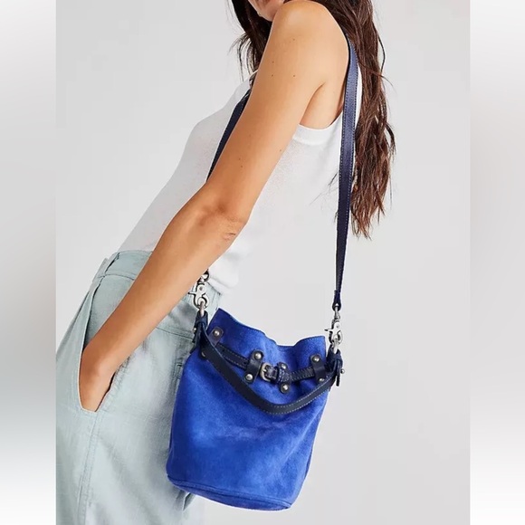 Free People Cobalt Blue bucket bag (NEW) - Picture 2 of 12